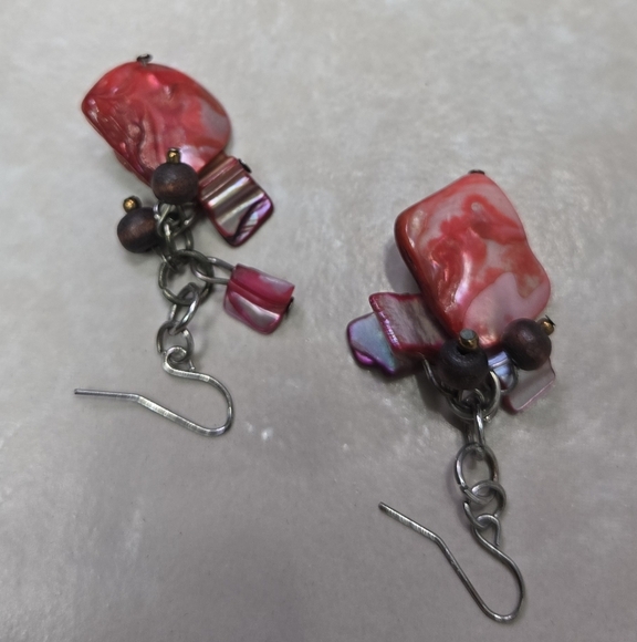 Vintage Handmade Shell and Beads Red Dangle Earrings - Picture 9 of 17